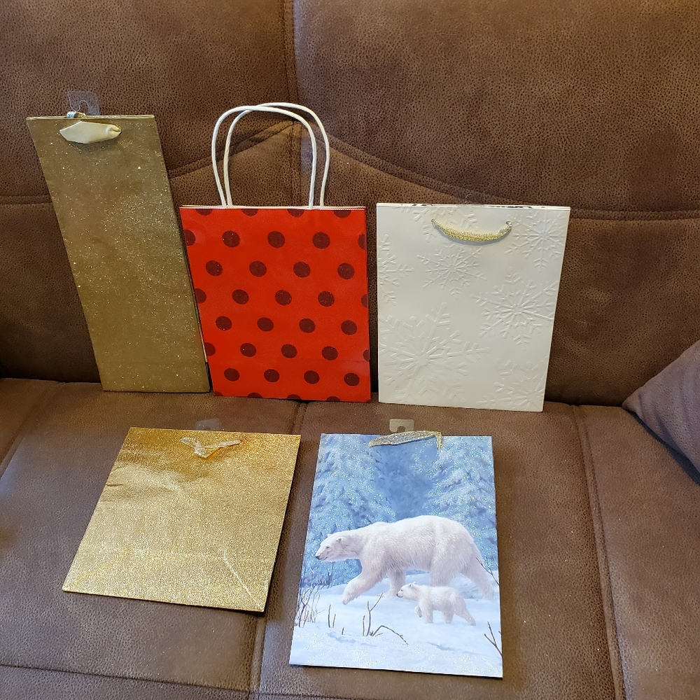Bundle of five gift bags/wine bag